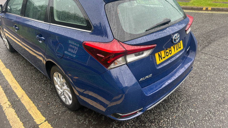 Toyota Auris 1.8 Hybrid Icon Tech TSS 5dr CVT Hybrid Estate
